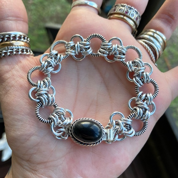 Maille onyx bracelet . Handmade maille chain & genuine onyx gemstone clasp - Picture 1 of 15